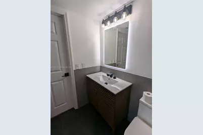 1155 Brickell Bay Dr #910, Miami, FL 33131 - Photo 26