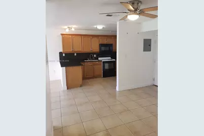 8425 NW 8th St #104, Miami, FL 33126 - Photo 2