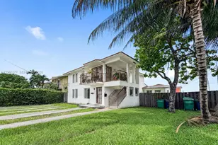 9103 SW 38th St, Miami, FL 33165 - Photo 2