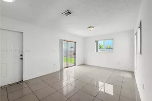 9103 SW 38th St, Miami, FL 33165 - Photo 10