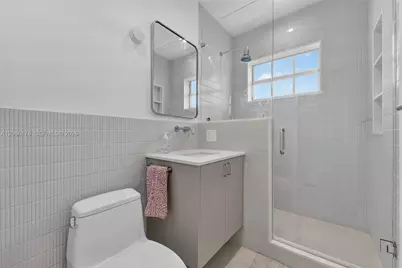 7516 Mutiny Ave, North Bay Village, FL 33141 - Photo 10