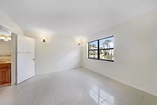9405 Fontainebleau Blvd, Miami, FL 33172 - Photo 14