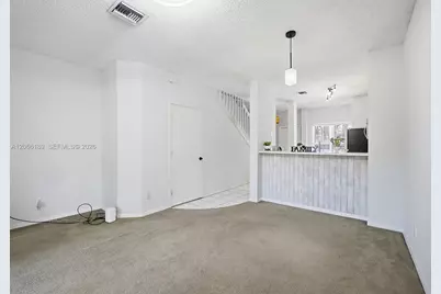 12135 SW 3rd St, Pembroke Pines, FL 33025 - Photo 6