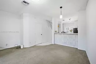 12135 SW 3rd St, Pembroke Pines, FL 33025 - Photo 6