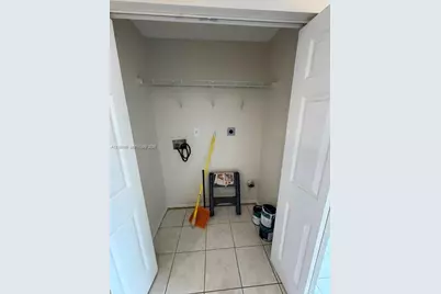 982 SW 9th Ct, Florida City, FL 33034 - Photo 8