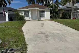 982 SW 9th Ct, Florida City, FL 33034 - Photo 2