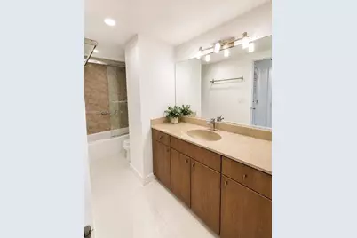 401 69th St #304, Miami Beach, FL 33141 - Photo 14