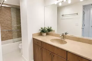 401 69th St, Miami Beach, FL 33141 - Photo 14