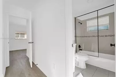 8295 NE Miami Ct #4, Miami, FL 33138 - Photo 18