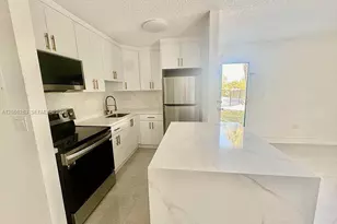 7195 NW 179th St, Hialeah, FL 33015 - Photo 6