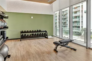 77 SE 5th St, Miami, FL 33131 - Photo 24