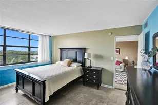 1401 N Riverside Dr, Pompano Beach, FL 33062 - Photo 4