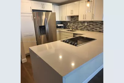 1000 Parkview Dr #1026, Hallandale Beach, FL 33009 - Photo 8
