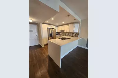 1000 Parkview Dr #1026, Hallandale Beach, FL 33009 - Photo 10