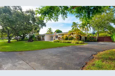 8340 SW 163rd St, Palmetto Bay, FL 33157 - Photo 1