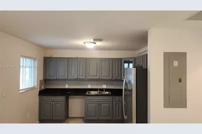 14084 NE 2nd Ave #14084, Miami, FL 33161 - Photo 2
