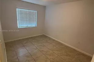14084 NE 2nd Ave, Miami, FL 33161 - Photo 8