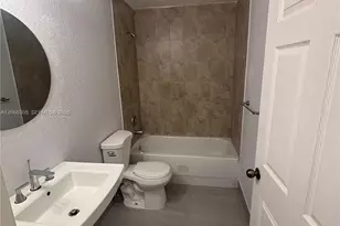 14084 NE 2nd Ave, Miami, FL 33161 - Photo 4