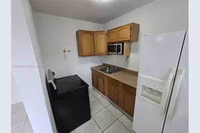 535 NW 7th St #3, Miami, FL 33136 - Photo 4