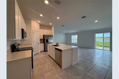 640 Daring Dr, Davenport, FL 33837 - Photo 1