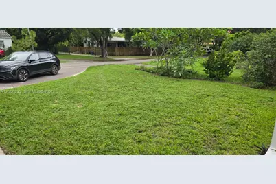 142 NW 98th St, Miami Shores, FL 33150 - Photo 10