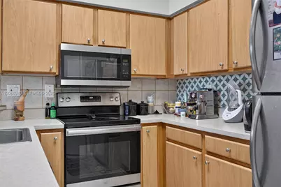 2445 SW 18th Ter #807, Fort Lauderdale, FL 33315 - Photo 1
