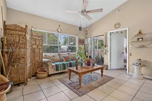 2445 SW 18th Terrace, Fort Lauderdale, FL 33315 - Photo 8