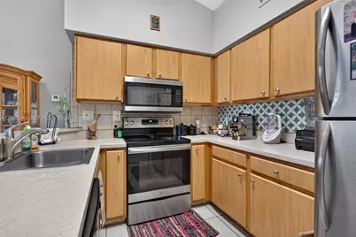 2445 SW 18th Ter #807, Fort Lauderdale, FL 33315 - Photo 2