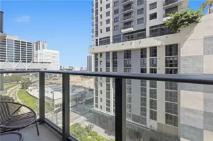 11 NE 6th St, Miami, FL 33132 - Photo 6