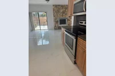 19630 Cypress   Ct #19630, Miami Lakes, FL 33015 - Photo 4
