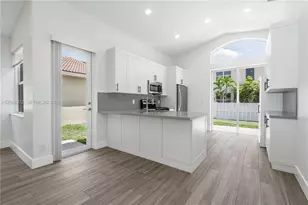 15130 SW 49th Ct, Davie, FL 33331 - Photo 6
