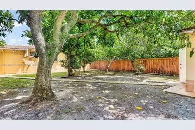 154 W 59th St, Hialeah, FL 33012 - Photo 26