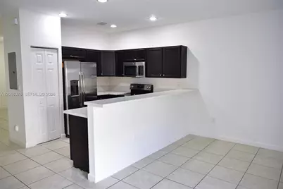3209 SE 5th St, Homestead, FL 33033 - Photo 10