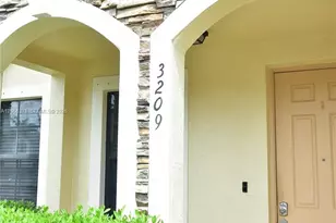 3209 SE 5th St, Homestead, FL 33033 - Photo 2