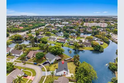 2710 Azalea Ave, Miramar, FL 33025 - Photo 2