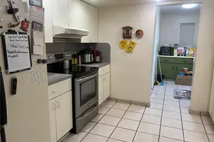10121 SW 34th St, Miami, FL 33165 - Photo 4
