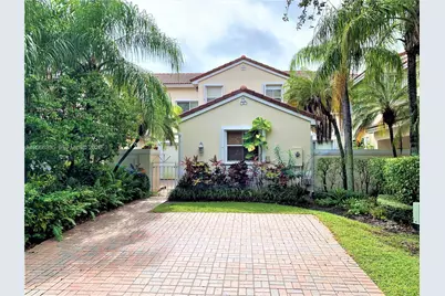 1130 Buttonwood Ln #-, Hollywood, FL 33019 - Photo 1