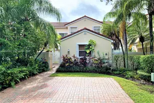 1130 Buttonwood Ln, Hollywood, FL 33019 - Photo 1