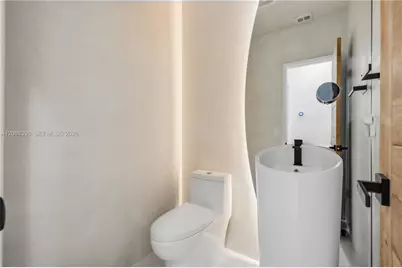 16203 NW 82nd Pl, Miami Lakes, FL 33016 - Photo 24
