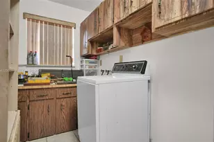 2306 SW 58th Ct, Miami, FL 33155 - Photo 8