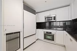 6899 Collins Ave, Miami Beach, FL 33141 - Photo 10