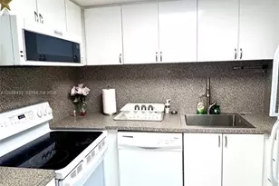 7441 Wayne Ave, Miami Beach, FL 33141 - Photo 8