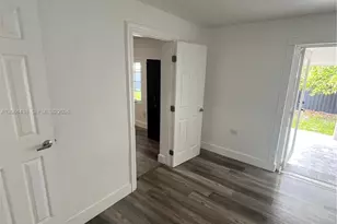 160 W 60th St, Hialeah, FL 33012 - Photo 16
