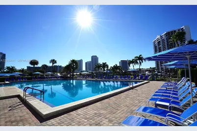 600 Three Islands Blvd #1416, Hallandale Beach, FL 33009 - Photo 2