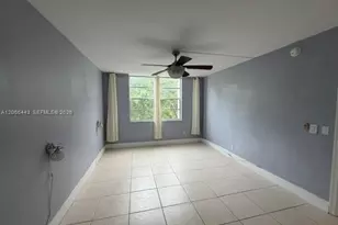 9420 Poinciana Pl, Davie, FL 33324 - Photo 16