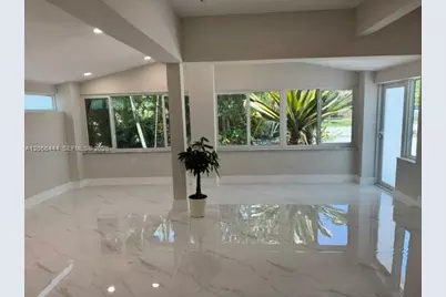 [Address not provided], North Miami Beach, FL 33179 - Photo 6