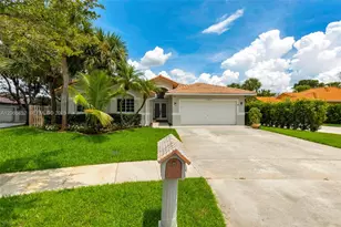 16850 Crestview Ln, Weston, FL 33326 - Photo 2