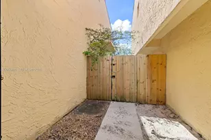 8953 NE 4th Avenue Rd, Miami Shores, FL 33138 - Photo 14