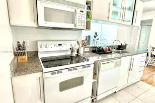 275 NE 18th St, Miami, FL 33132 - Photo 12