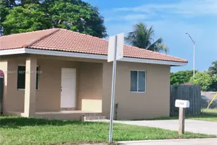 11705 SW 184th St, Miami, FL 33177 - Photo 2
